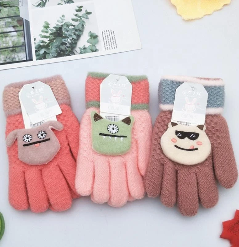 Bear cartoon children&#x27;s mittens wholesale 3 to 7 years old wool mittens winter five - finger knitting
