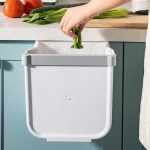 Good-selling Hanging Wall Mounted  Kitchen Trash Can Folding Waste Bin