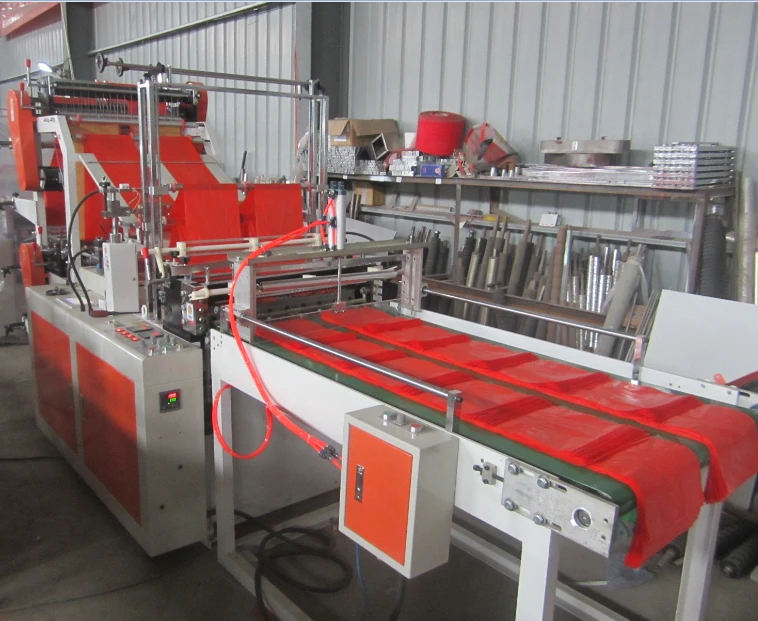 Plastic Bag Cutting Machine with Auto Belt Conveyor