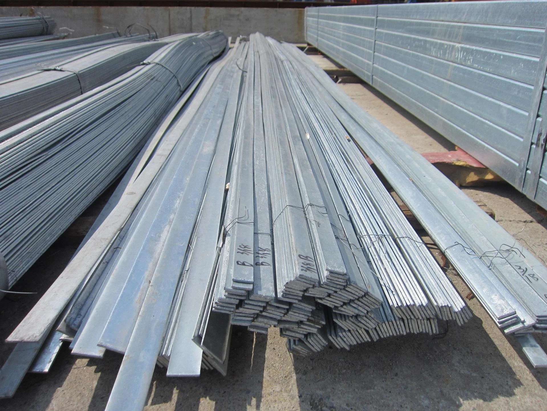 Q195 Q235 Q345 SS400 A36 steel flat bar with low price