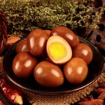 Shu Dao Xiang Online Wholesale Shop OEM 120g Spicy Food Pickled Quail Eggs Spicy Snacks Peeling Boiled Quail Eggs Snack