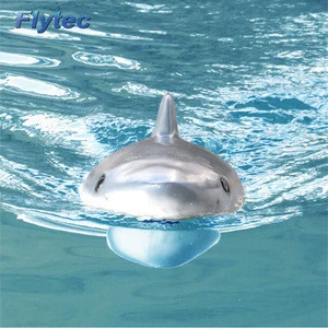 V307 2.4G Floating Simulation Shark Fin RC Boat Prank Outdoor Swimming Pool Toys