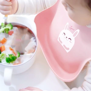 baberos de silicona OEM BPA free waterproof foldable Food Grade Custom Feeding bib packaging baby bibs silicone