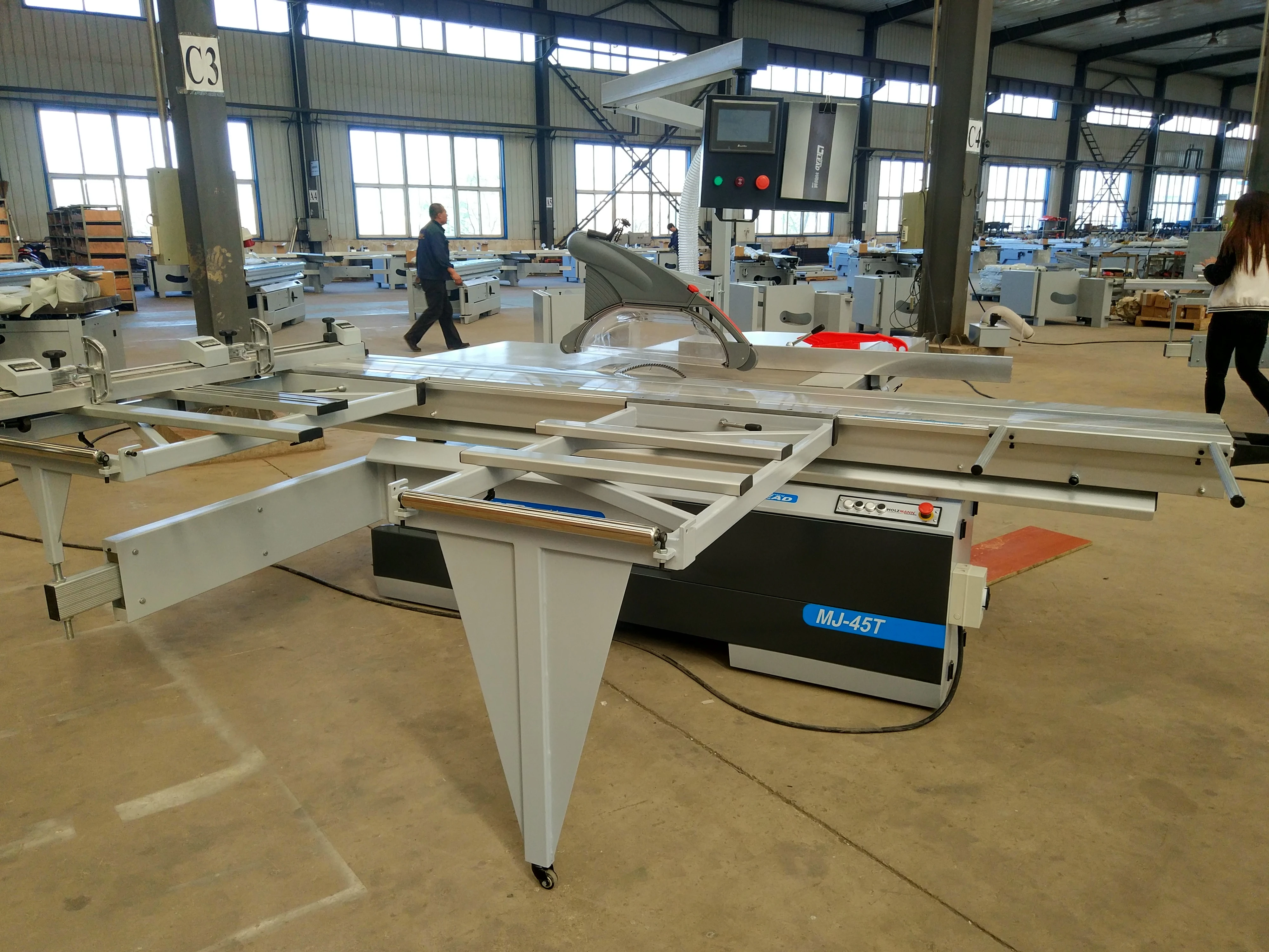 CNC Automatic wood cutting table saw sliding table panel saw machine
