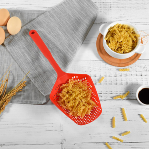 Convenient Nylon Kitchen Scoop Colander Heat resistant vegetable Scoop Colander, creative pasta Strainer