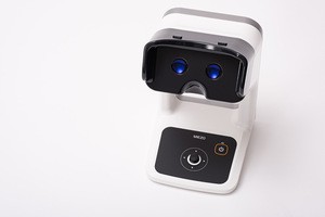 Electric eye care monitor device for checking the sight function