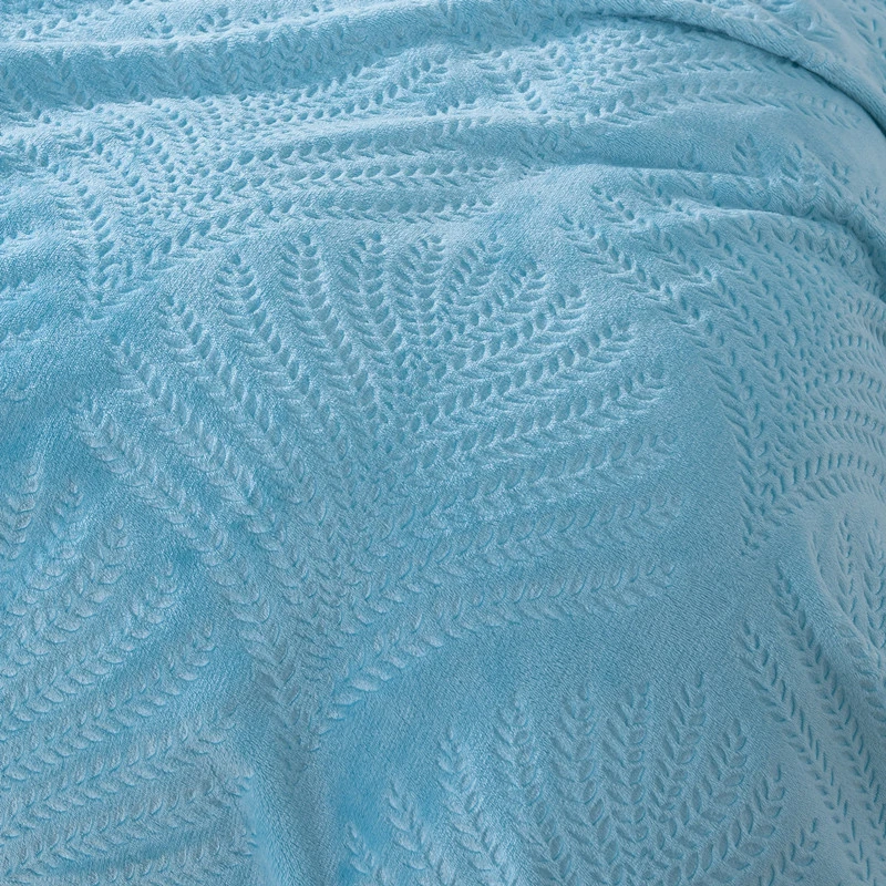 High quality soft and warm blankets Embossed fleece flannel blanket
