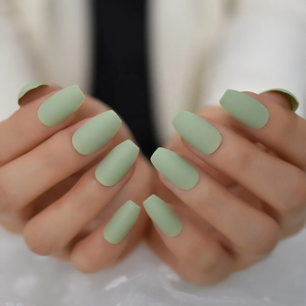 Two-Tone Green Nails are the Fall French Mani You've Got to Try - Lulus.com  Fashion Blog