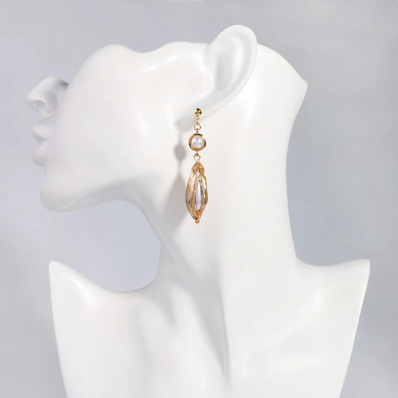 Long imitation pearl Baroco style 925 silver needle earrings