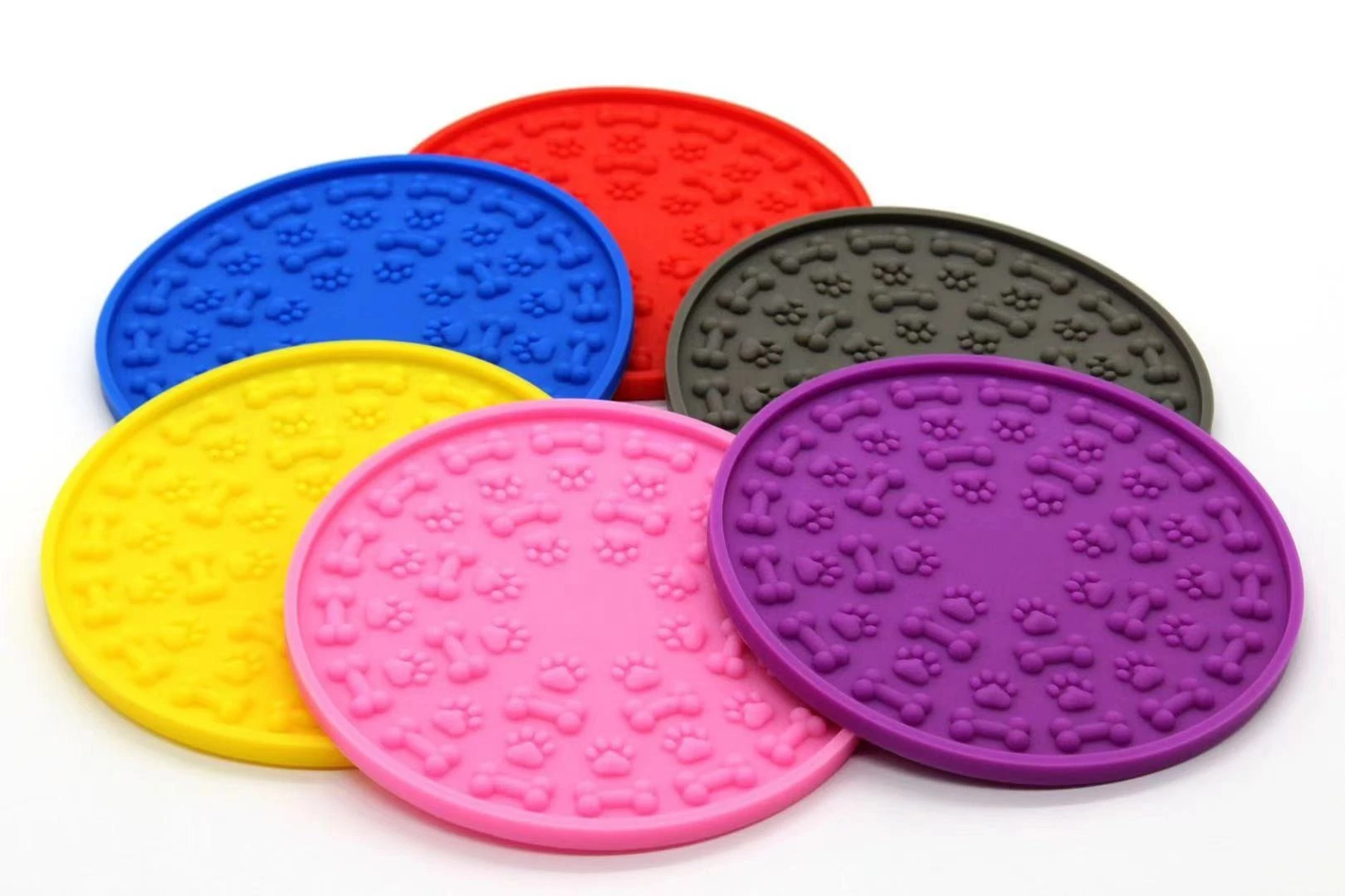 Popular pet grooming lick mat slow feeder cat small pet silicone plate stray with sucker