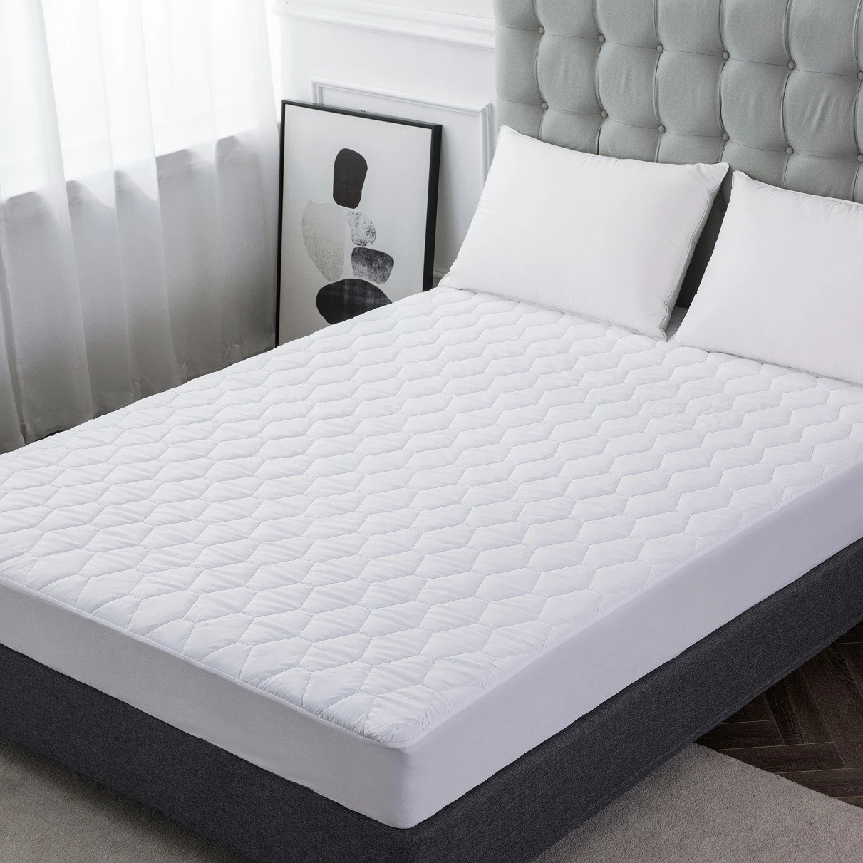 Quilted Fitted Mattress Pad (Queen) Mattress Cover Stretches up to 18 Inches Deep Mattress Topper