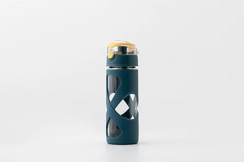 Wholesale  high-borosilicate  drinking glass water bottles