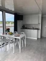 Yuanmeng On Water Floating Hotel Houseboat Tiny House Floating Boat Prefab Container Hotel House