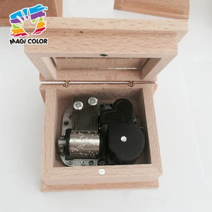 2016 wholesale wooden hand crank music box, fashion wooden hand crank music box, popular wooden hand crank music box W07B034