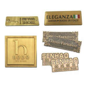 2021 Hot Sales Cusom Fashion Brass Label with Embossed Logo Bronze Color
