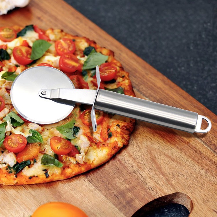 Amazon 18/10 stainless steel pizza wheel cutter