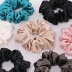Fashion Women Accessory Bulk Elastic Hair Ties Custom Pure Silk Hair Bands Girls Wholesale Silk Hair Scrunchies
