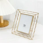 Hot selling wholesale fashion 4X6 5X7 6X8 8X10 counter craft table plated metal photo frame