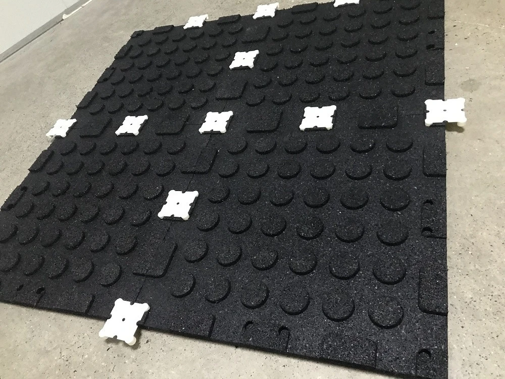 rubber roll surface composited bottom grooved has clips gym rubber flooring mats
