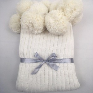 White Decorative Knitted Cozy Pom Pom Thick Throw for Baby