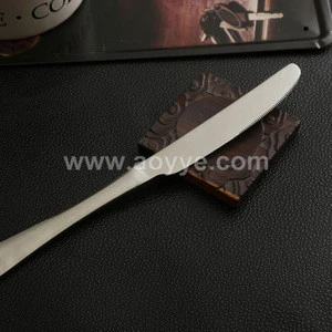 Wholesale custom LOGO high-grade kitchenware metal stainless steel restaurant or hotel dinner knife, steak knife