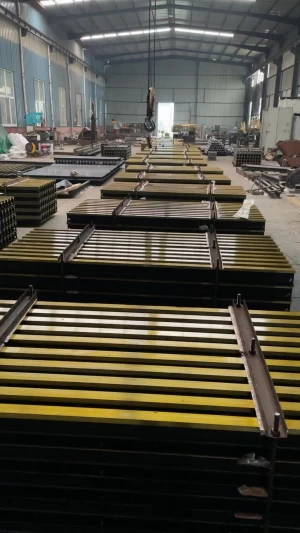 Chinese Standard 38kg Rail/Steel Rail/Railway Rail/Heat Treated Rail