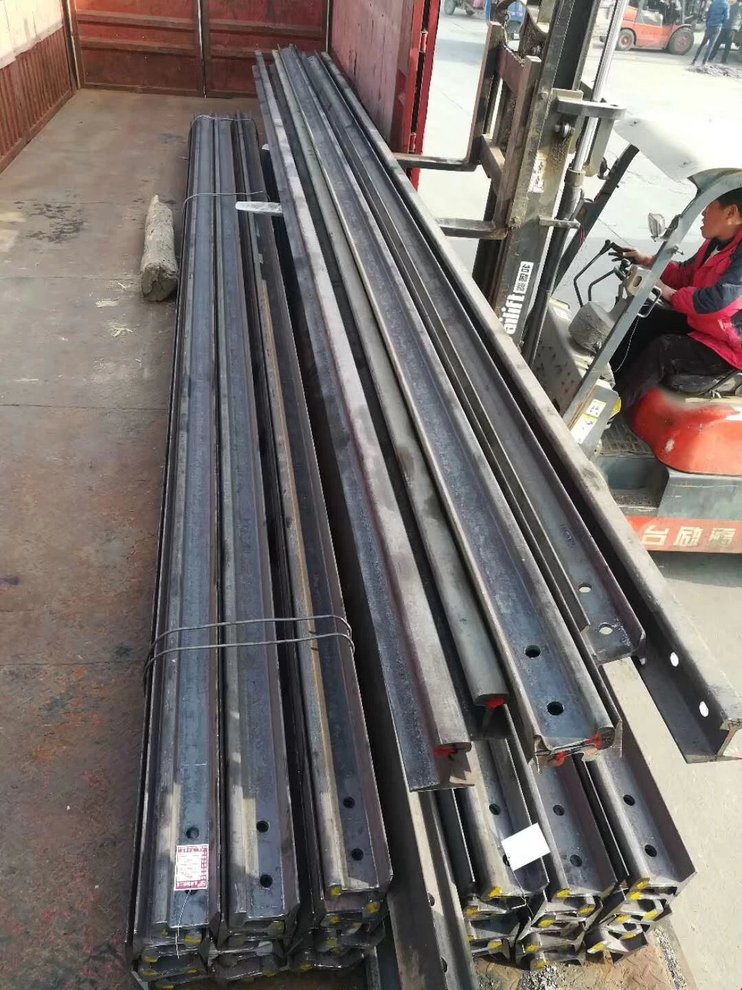 Buy R260 U71mn Qu70 Rail/steel Rail/railway Rail/heat Treated Rail from ...