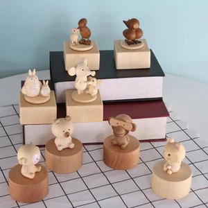 2018 new creative cute animals wooden music box