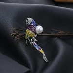 Beautiful brooch manufacture pearl and rhinestone enamel brid brooch