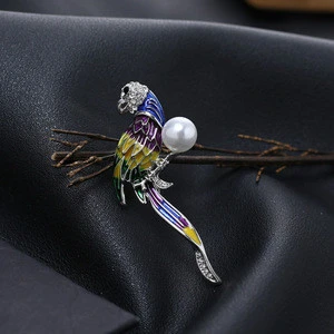 Beautiful brooch manufacture pearl and rhinestone enamel brid brooch