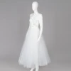 Free Sample High Quality Customized Deep Neck Applique White Ball Gown Three Quater Slim Sleeves Mesh Wedding Dress Bridal Gown