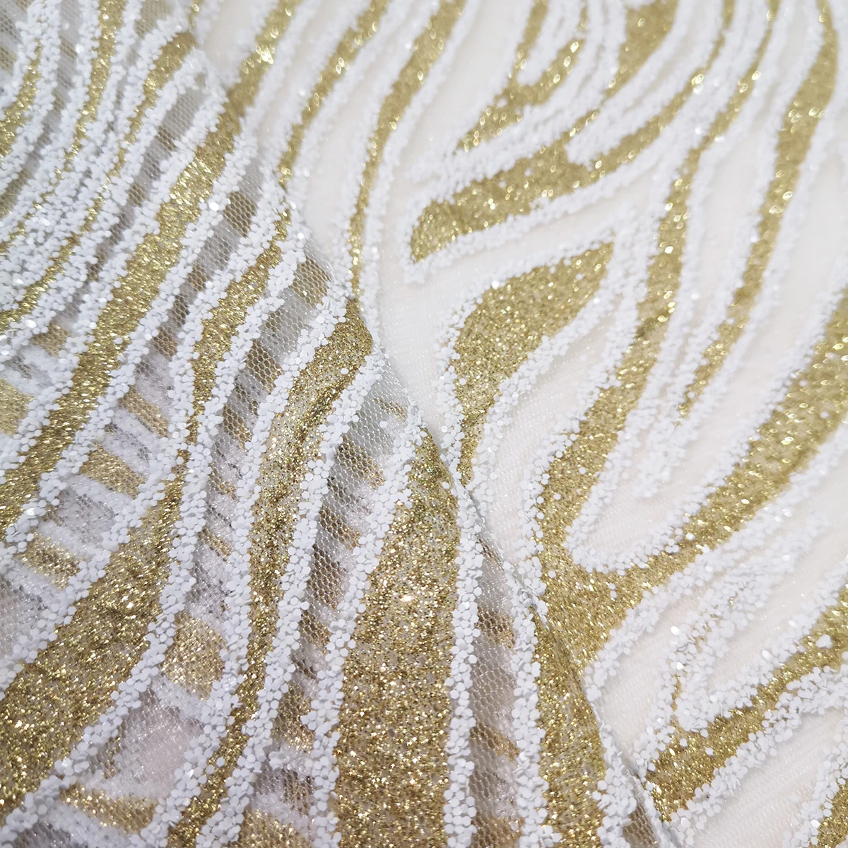 High Quality African White Glitter Bridal Dress Lace Fabric New Arrival Gold Sequin Net Tulle Wedding Clothes Women In Polyester