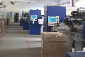 High speed computerized multi-needle chain stitch mattress quilting machine