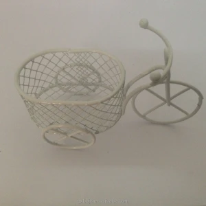 Hot-selling Factory direct sale handmade metal craft white tricycle bike with basket for decoration Gift