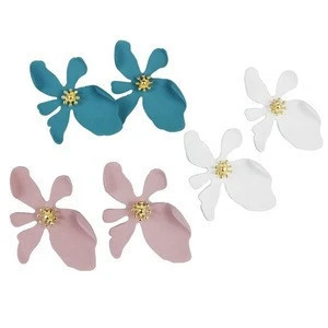 Korea New 2018 Design Big Acetic Acid Acrylic Irregular Flower Stud Earrings for Women Girl Summer Beach Jewelry