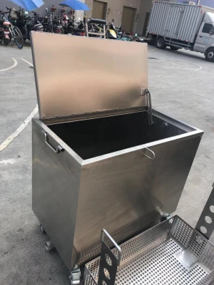 Stainless steel heated soak tank for commercial kitchen cleaning