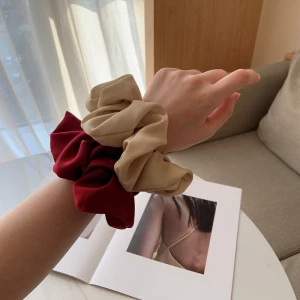 Autumn and winter new nyunyu soft French satin pig large intestine hair ring temperament tie head rope hair accessories