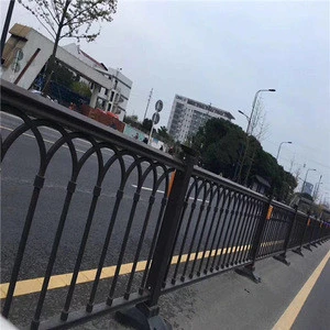 High quality powder coated temporary safety traffic road driveway barrier for road Insulation and transportation