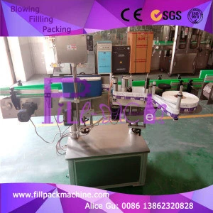 High speed single side round bottle labeling machine / system with bottle division screw