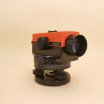 Low-cost high-precision self-leveling measuring tool laser level