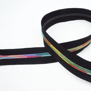 Manufacturer supply Heavy duty 5 rainbow color teeth nylon long chain zipper custom