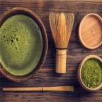 Professional Manucturer Health Organic Instant Matcha Powder Detox Green Tea Matcha Traditional Chinese kungfu tea brush