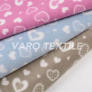 Factory wholesale cute warm heart 100% polyester both side brush one side anti pilling printed polar fleece fabric