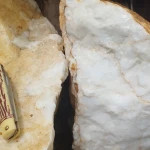 High Purity Quartz Lumps (SiO₂ ≥ 99.5%) – Brazilian Quartz – 3,000 MT/Month Supply