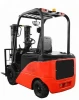 Battery operation 2 ton forklift with solid tires