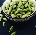 Green/brown Cardamom spices Dried cardamons herbs Cardamom