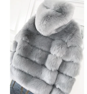 Hot Selling Wholesale New Thick Leisure Outdoor Winter Women White Warm Coats Faux Fur Over coat Outfit  Lady