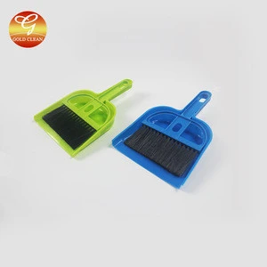 Sky Fish Car Keyboard Cleaning Brush Mini Whisk Broom Dustpan Set Desk Table Sweeping Tool For Office Home Red