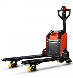 The Tiangang series electric forklift PTE15N has a load of 1.5 tons and is equipped with lithium batteries.