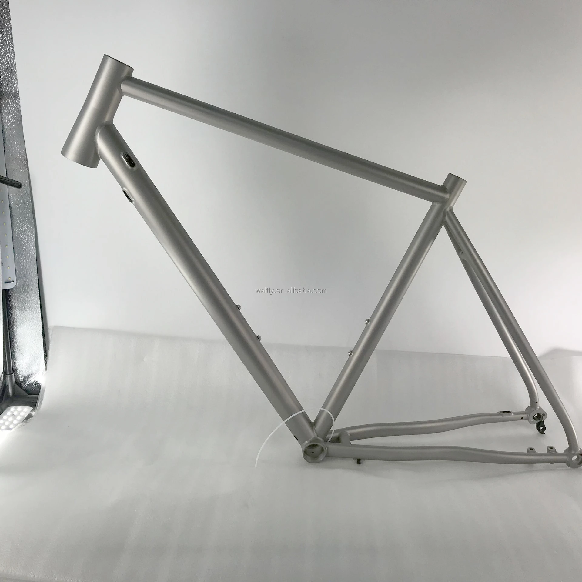 Titanium road bike Flat Mount Disc brakes  vintage titanium gravel bicycle frame 52 size